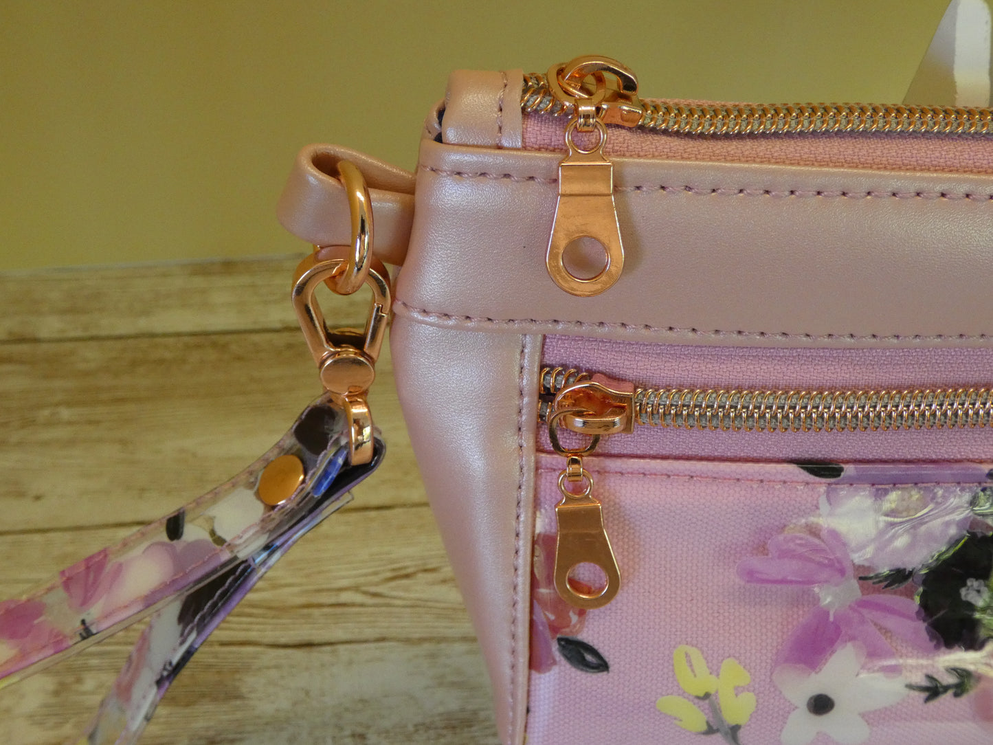 Grammy Dress Theme Wristlet