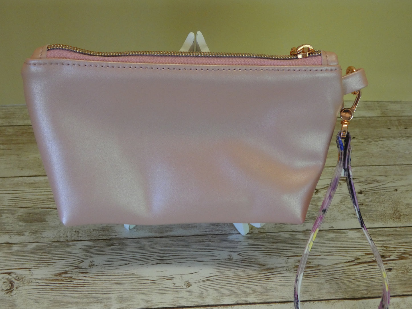 Grammy Dress Theme Wristlet